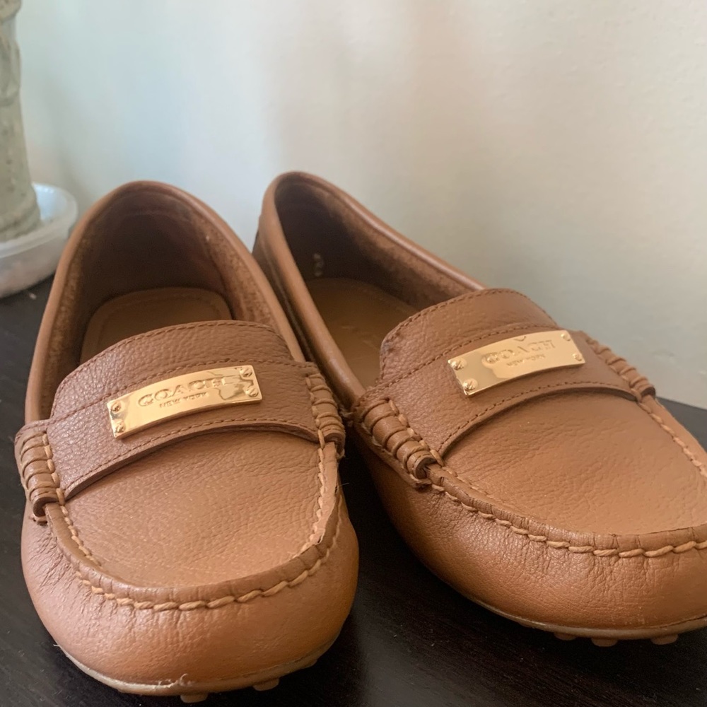 Coach Women’s Loafers - tan size 8.5